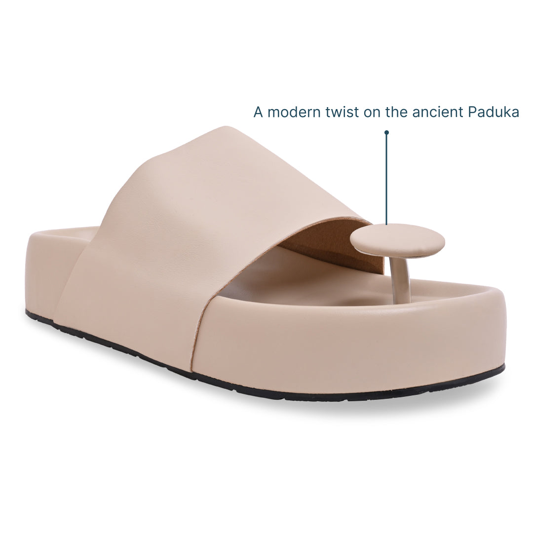 Bobble Head Cream Thong Platform