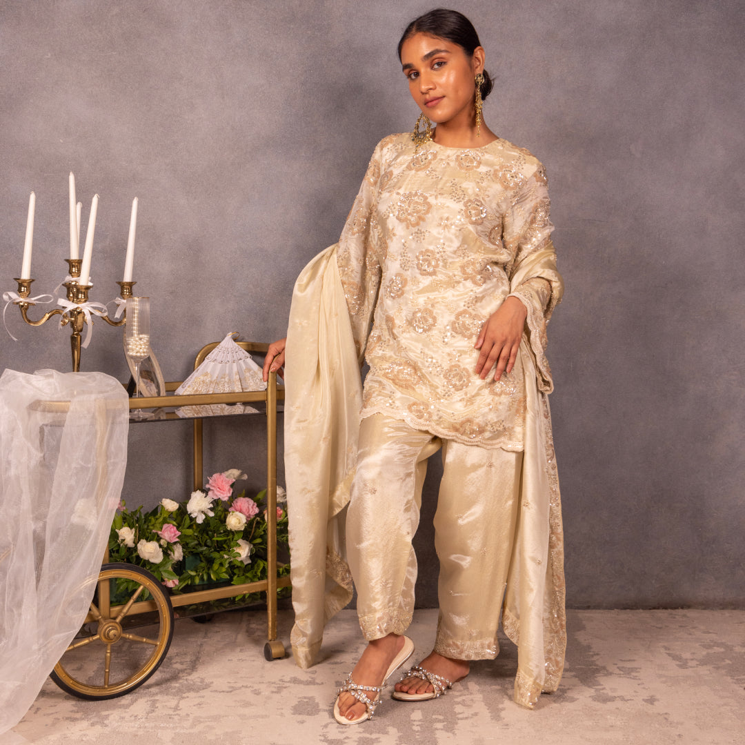 Multi Strapped Crystal Flats