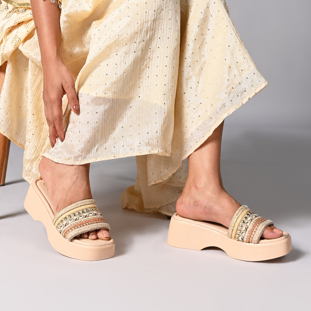 Dune Lace Peach Wedge