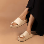 Bobble Head Cream Thong Platform