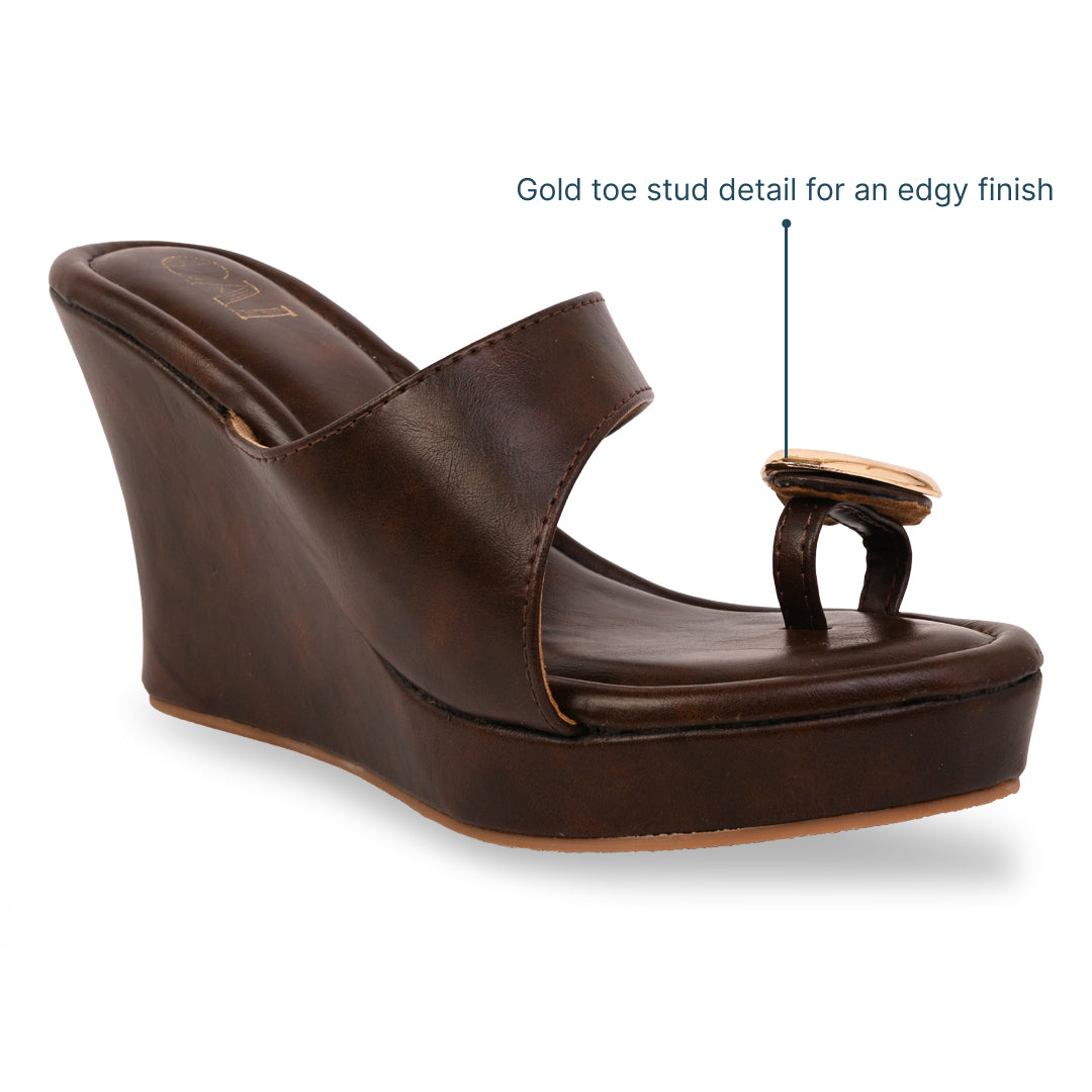 Gold Toe Stud Burgundy Wedge