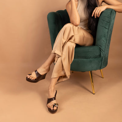 Gold Toe Stud Burgundy Wedge