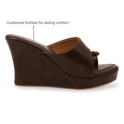 Gold Toe Stud Burgundy Wedge