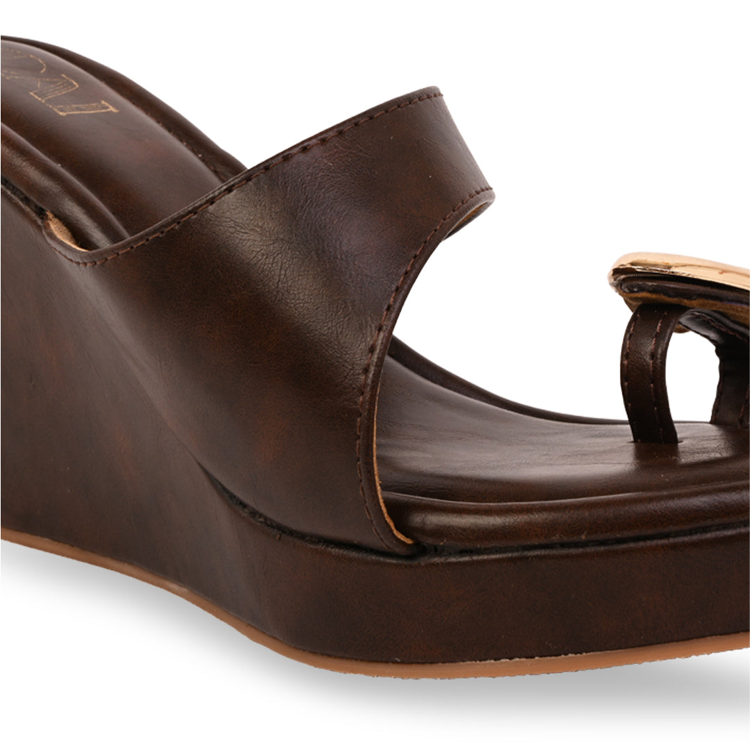 Gold Toe Stud Burgundy Wedge