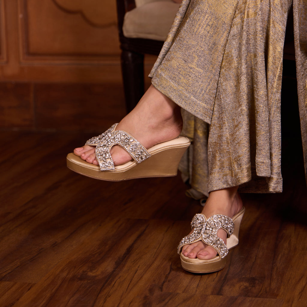 Intertwine Jewel Wedge