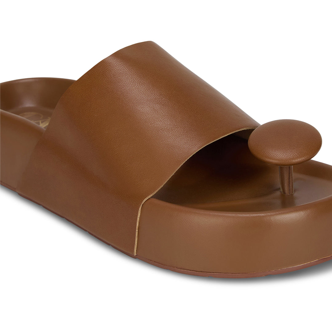 Bobble Head Tan Thong Platform