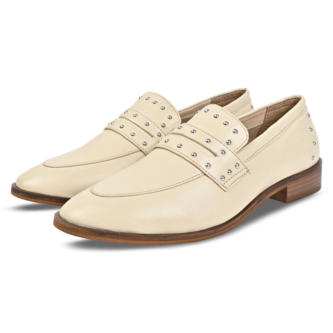 Loafer with Rivets Cream