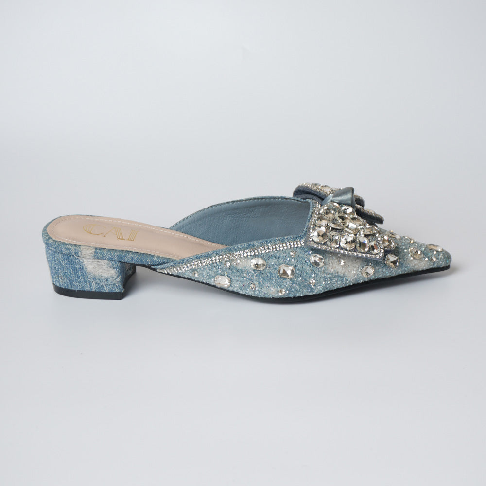 MANOLO BLAHNIK Hangisi 105 embellished satin pumps | Blue heels outfit, Blue  shoes outfit, Manolo blahnik hangisi