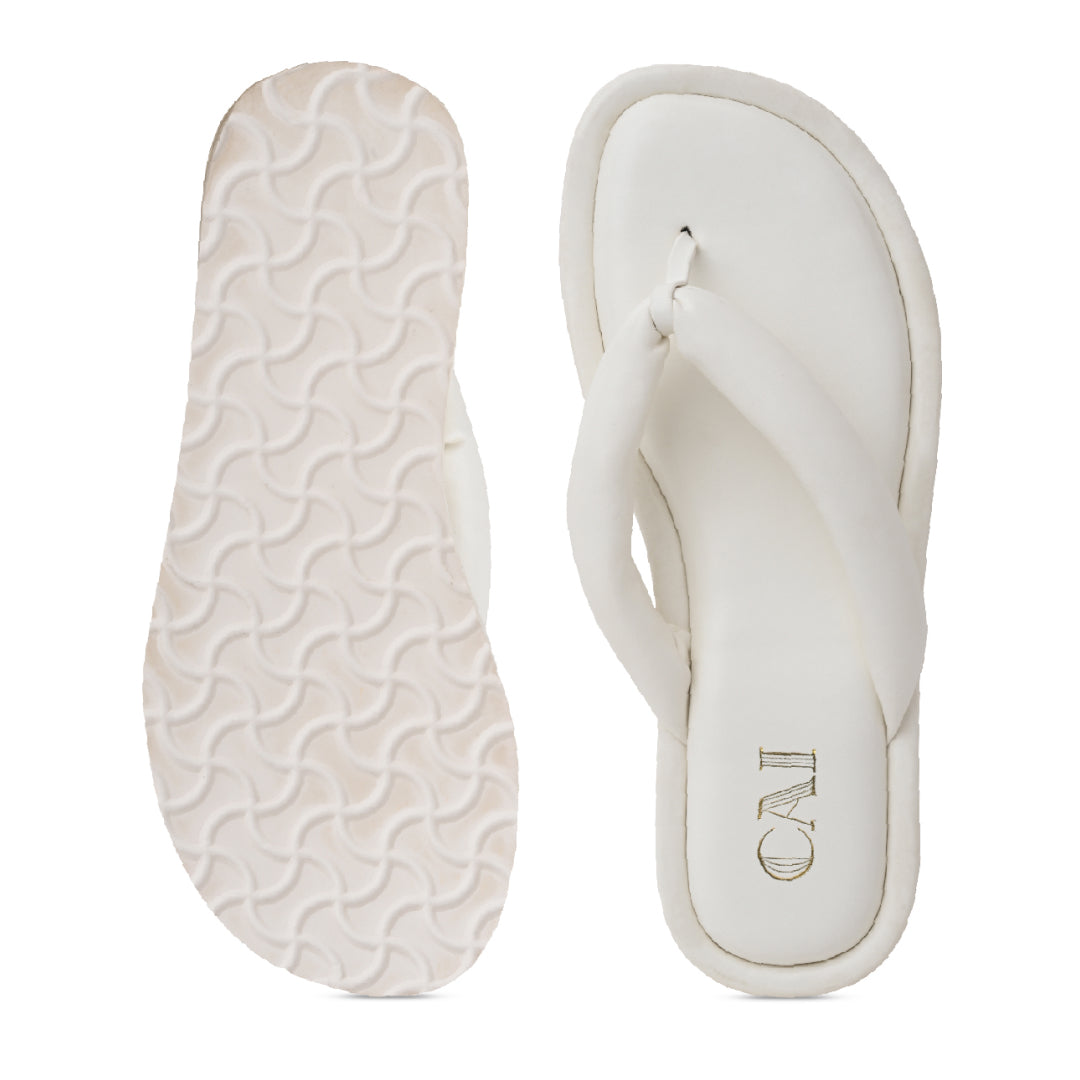 Bouncy White Flat