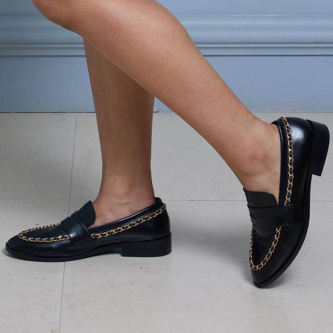 Loafer with Chain Black – The CAI Store