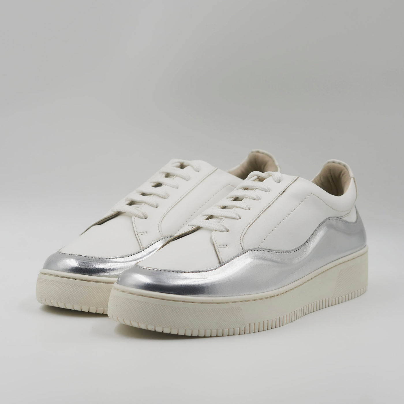 Wave Lowtop Sneakers - Silver