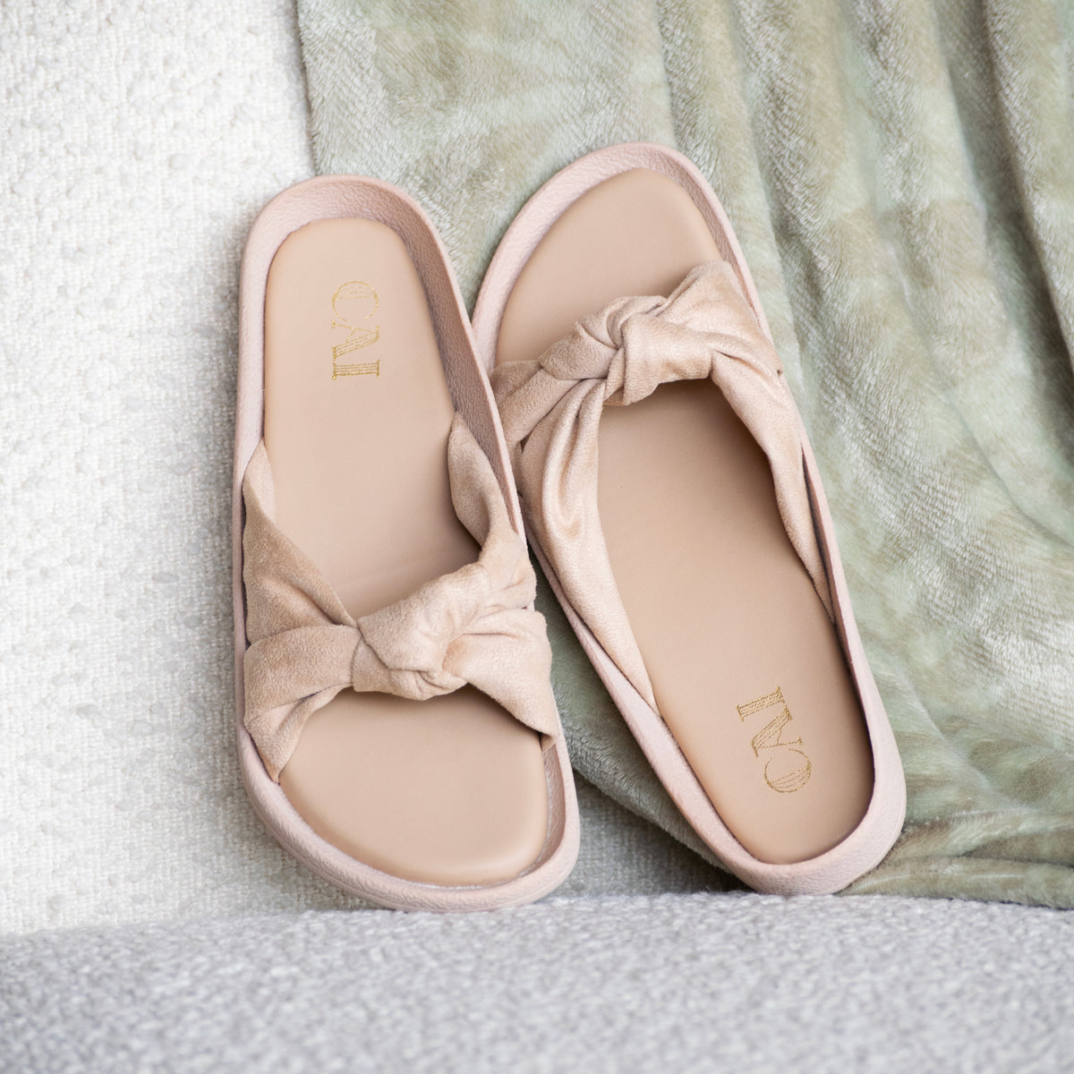 Knot Me Beige Slides