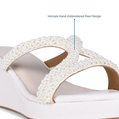 Intricate Pearl Wavy Wedge