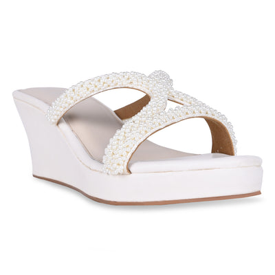 Intricate Pearl Wavy Wedge