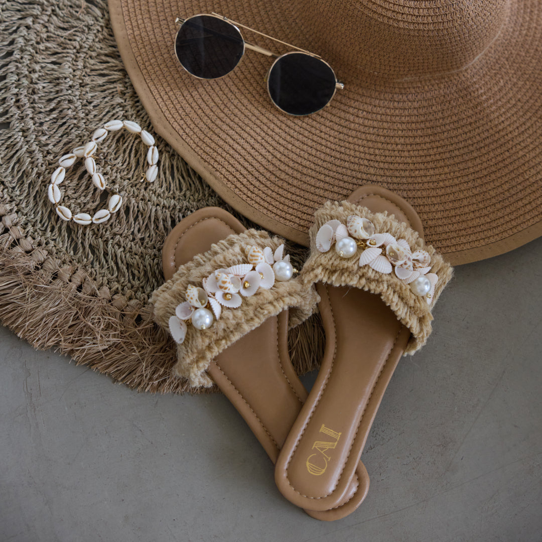 Beige Shell Flat