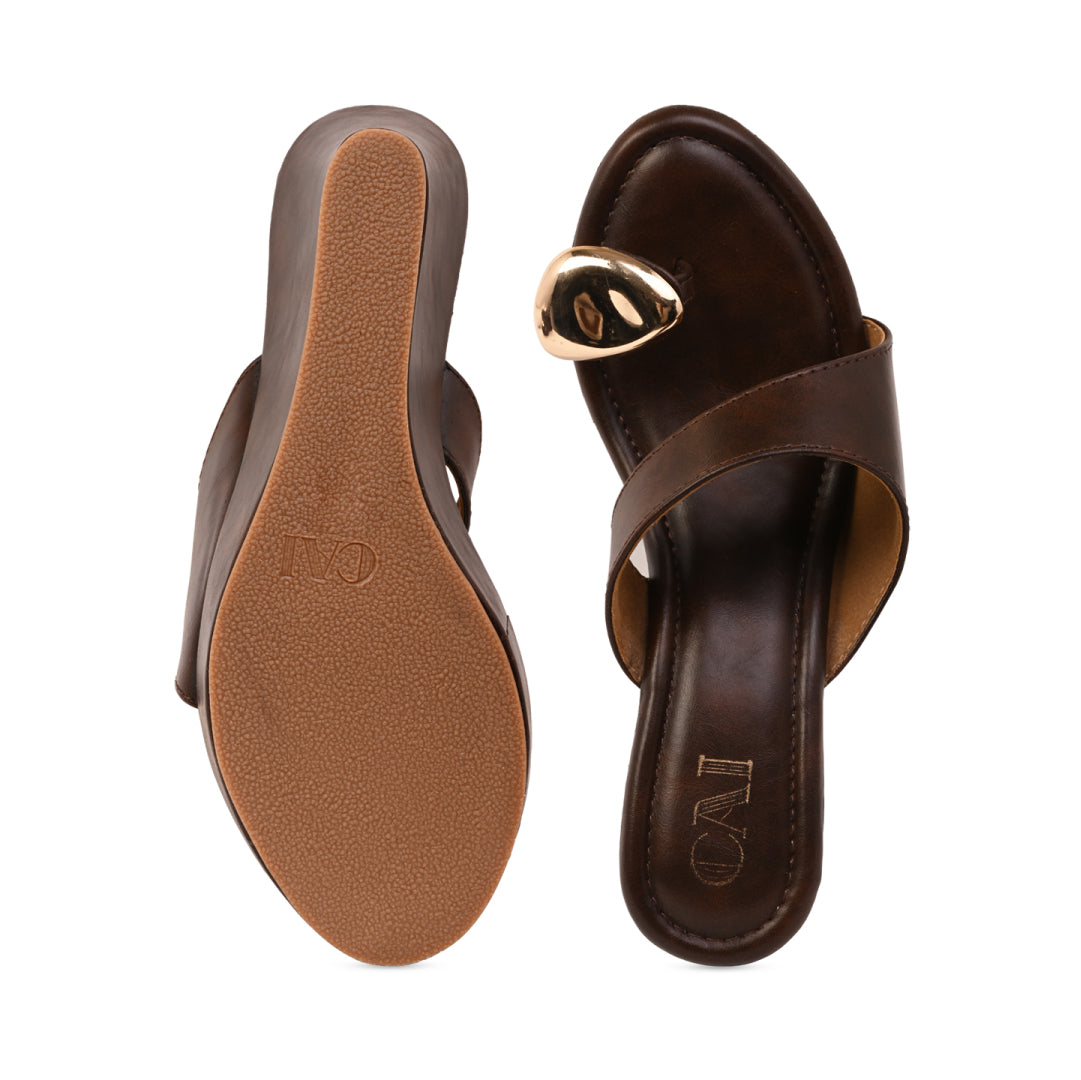 Gold Toe Stud Burgundy Wedge