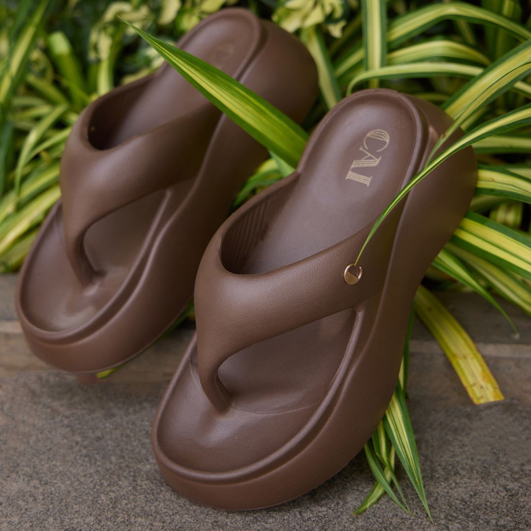 Mocha Mousse Thong Slides