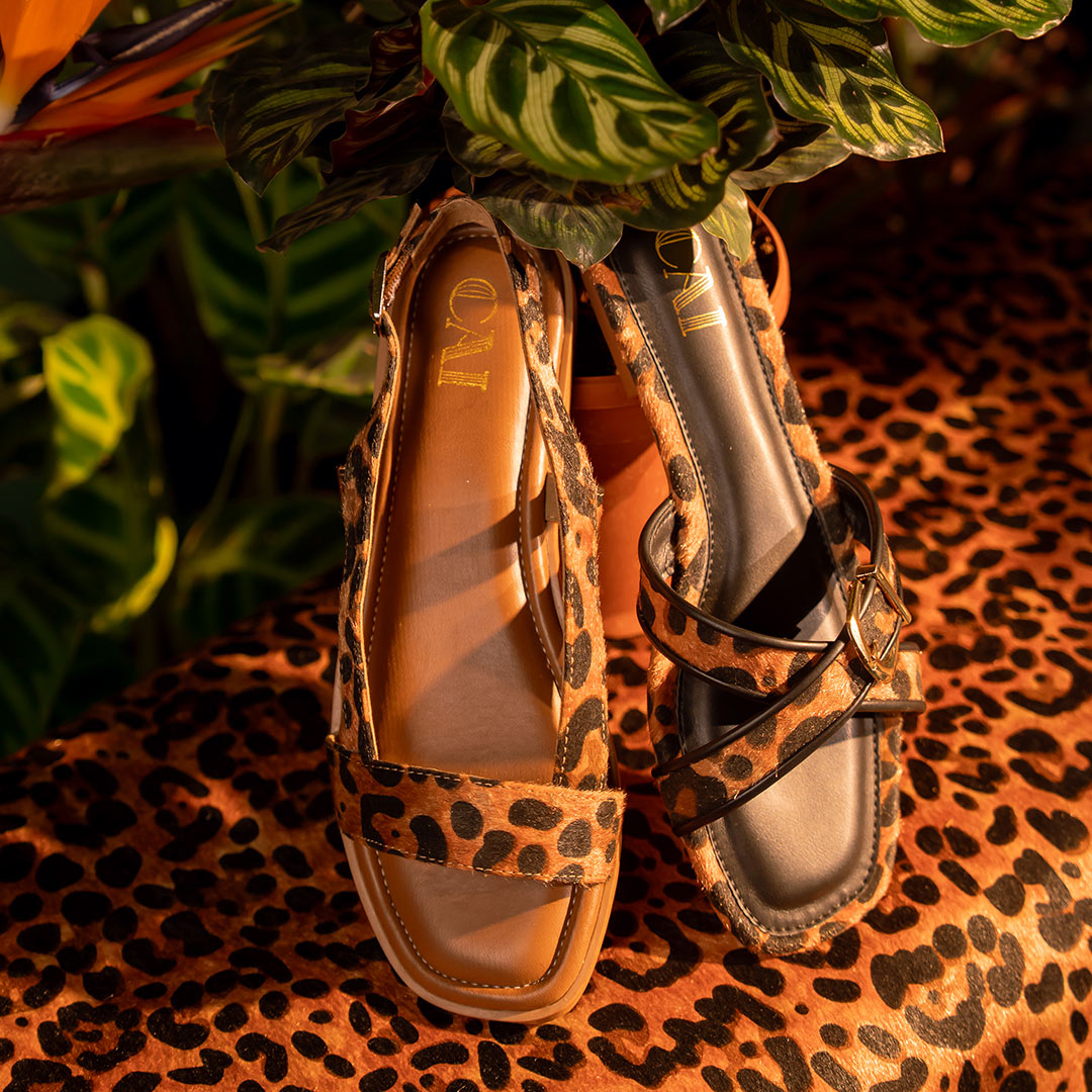 Leo Crossover Black Flats