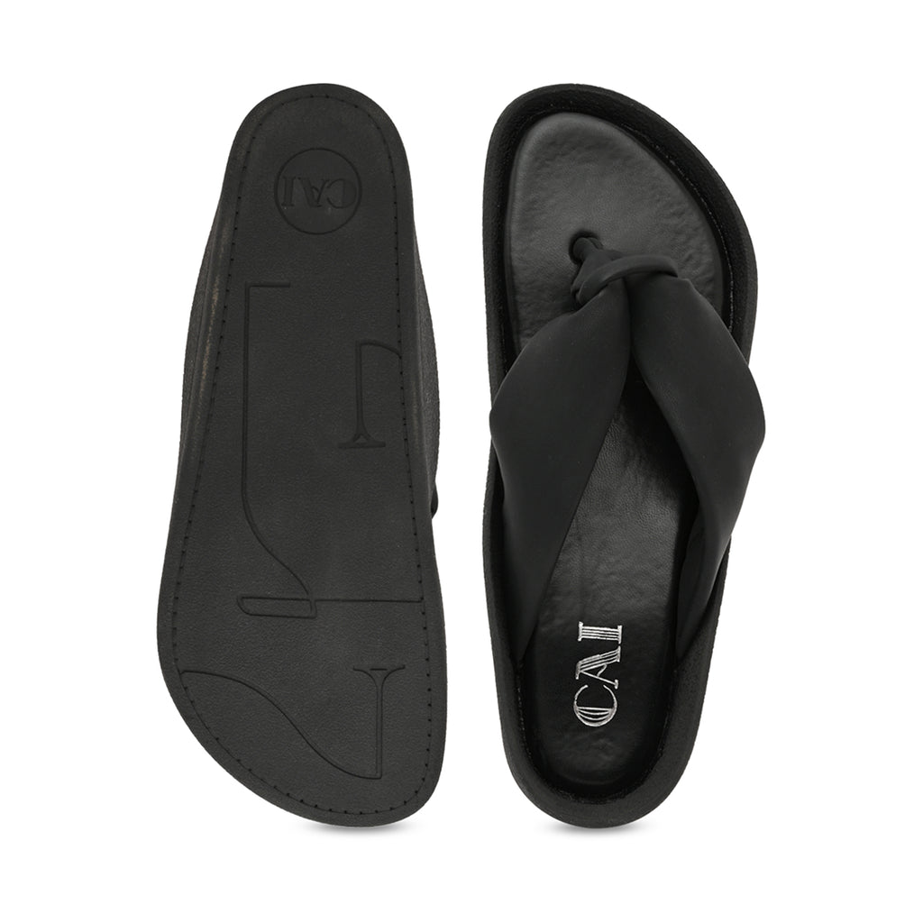 Knotted Thong Black Flat