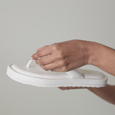 Bouncy White Flat