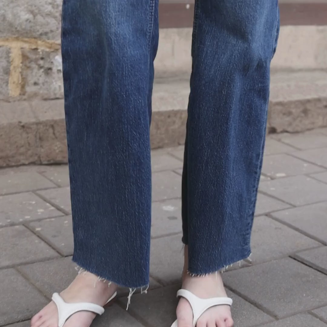Crest White Flats