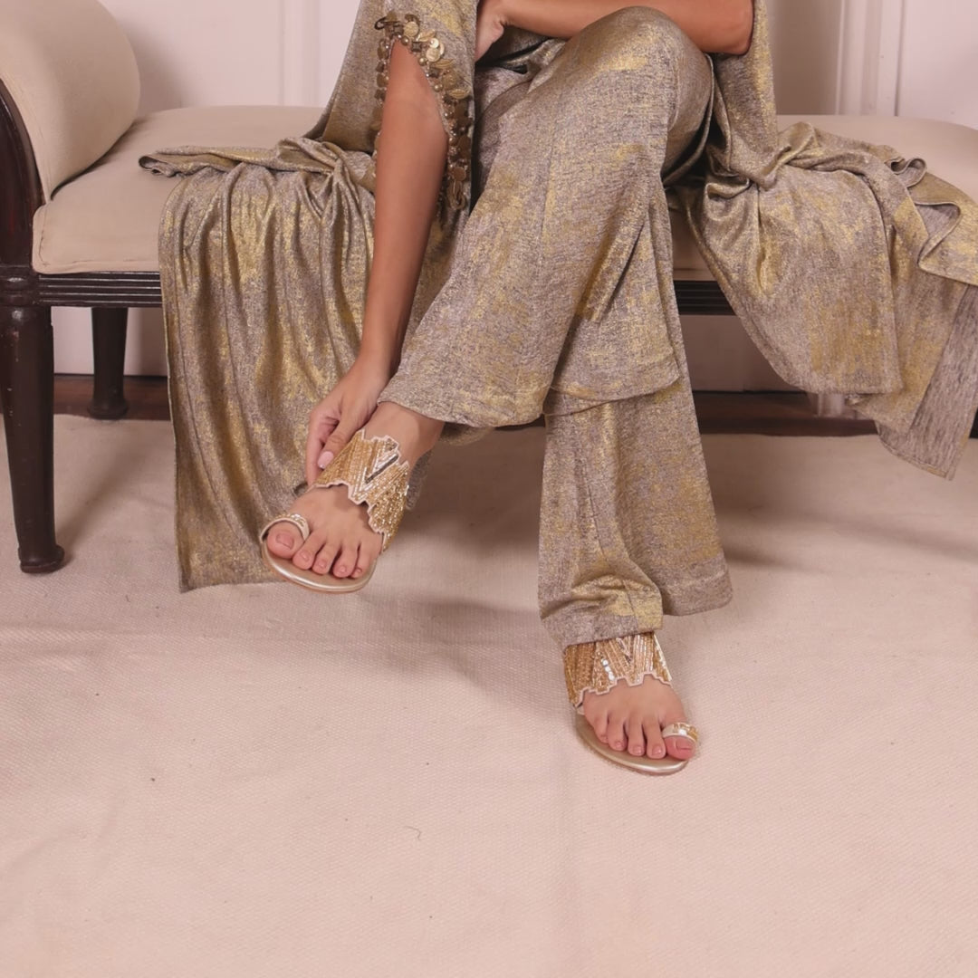 Dazzle Gold Line Toe Heel