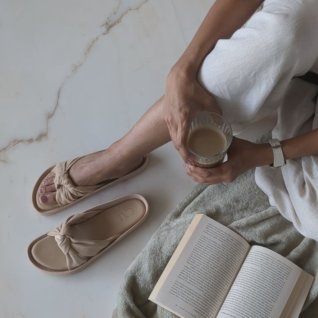 Knot Me Beige Slides