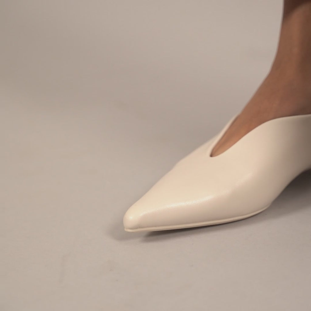 Pointed Toe Wavy Cream Ballet