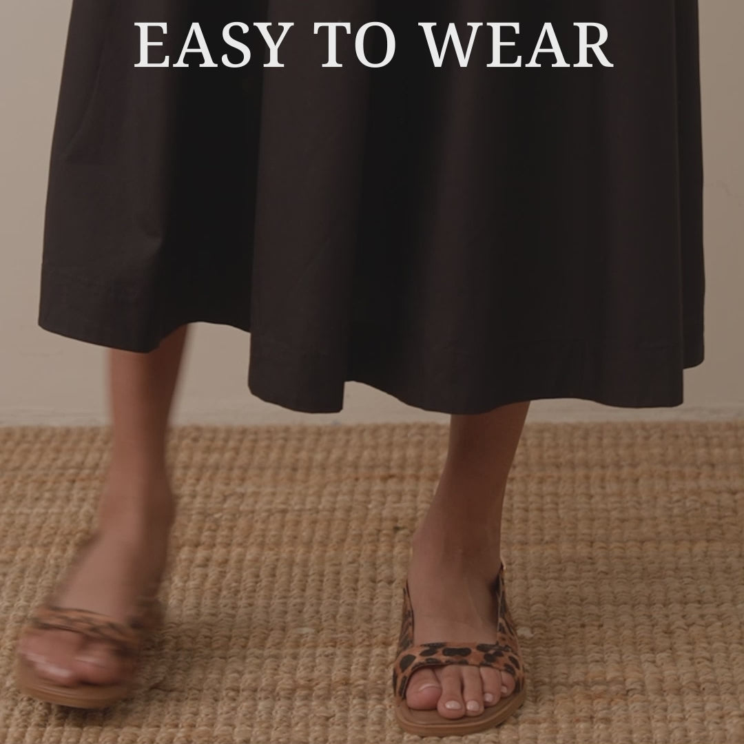 Leo Crossover Black Flats