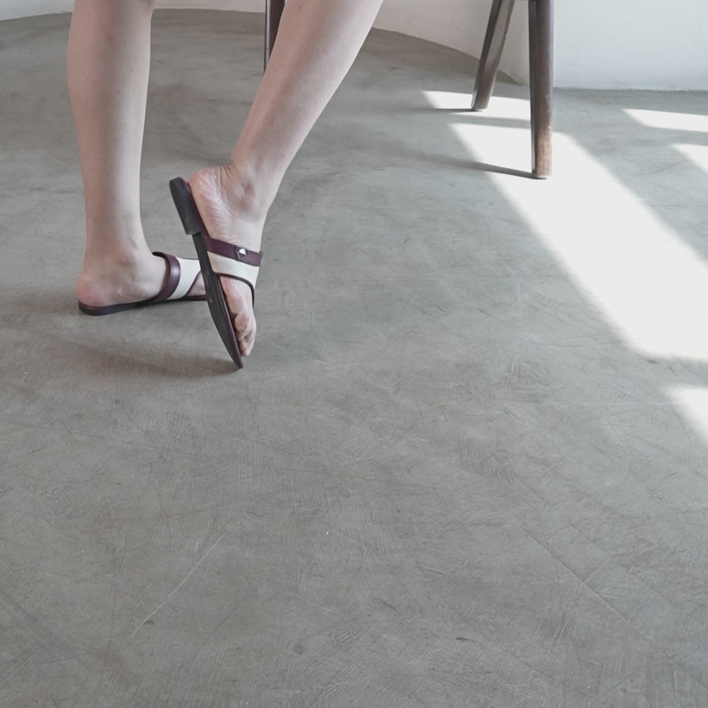Trine Maroon Flats