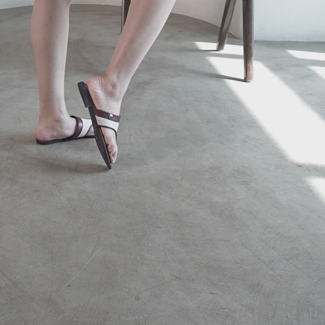 Trine Maroon Flats
