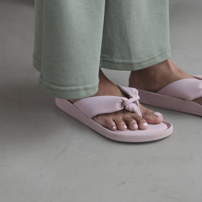 Knotted Thong Pink Flat