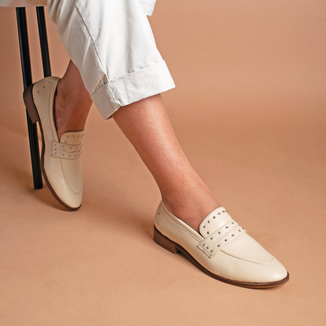 Loafer with Rivets - Cream