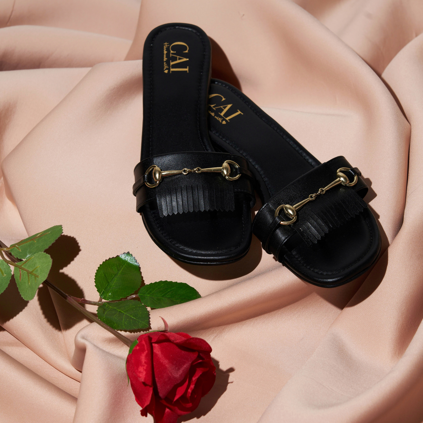 Combed Flap Black Sandals